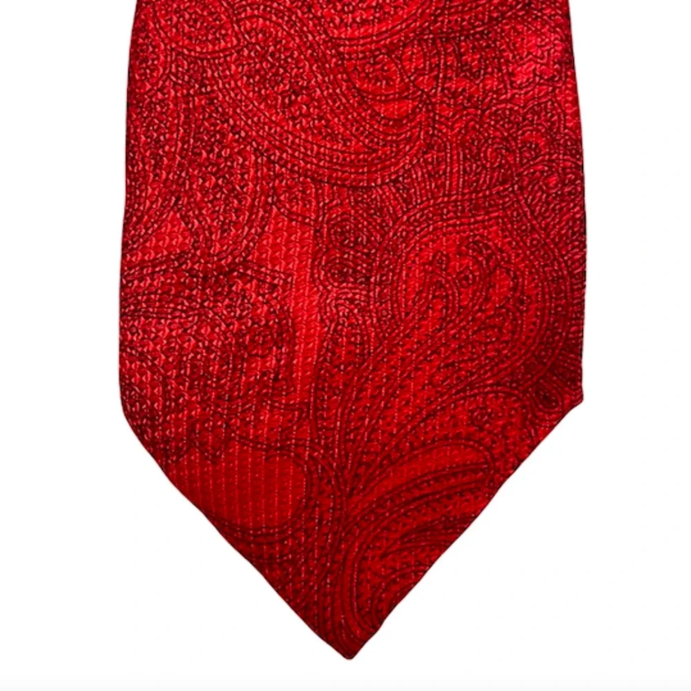 Daniel Cremieux Nwt Red Paisley Made in Italy 100% Silk Textured Neck Tie